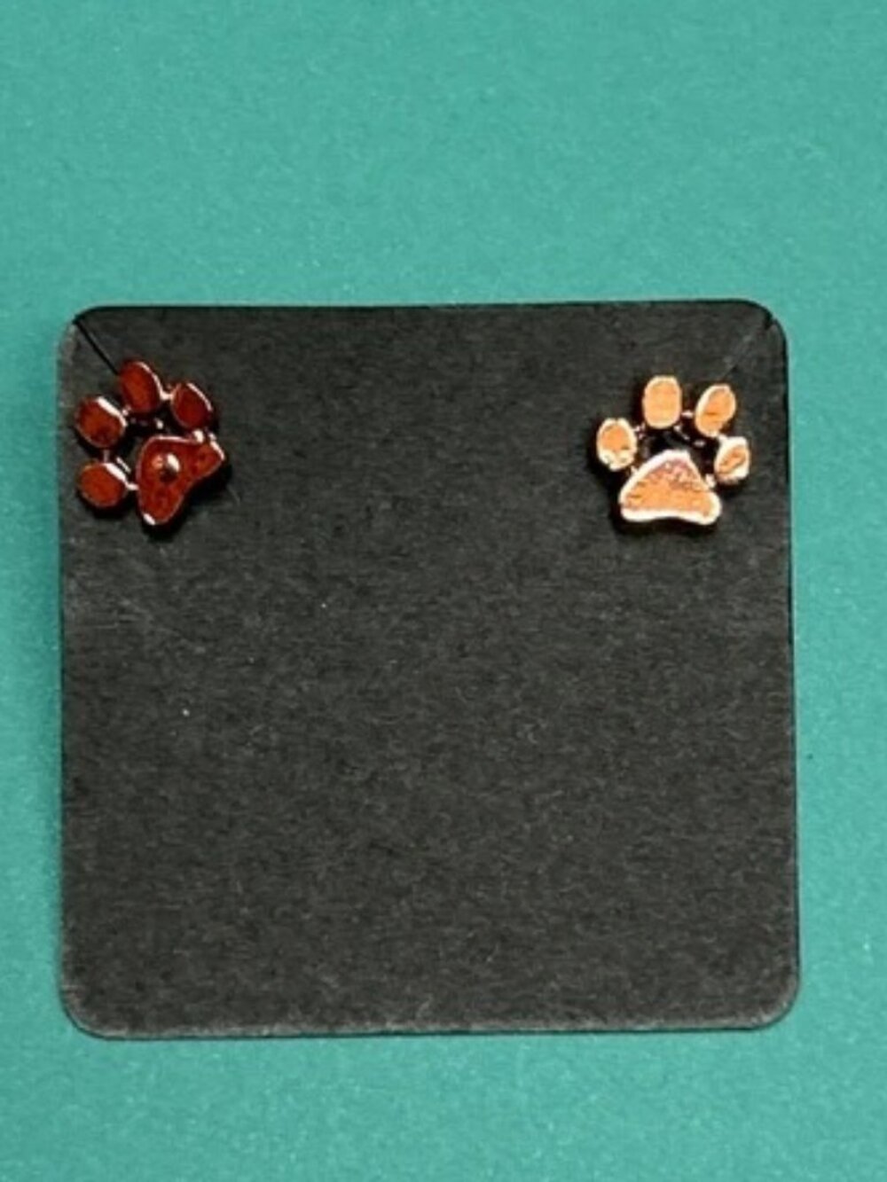 NEW ~ DOG PAW 🐾 STUD EARRINGS - Picture 3 of 8